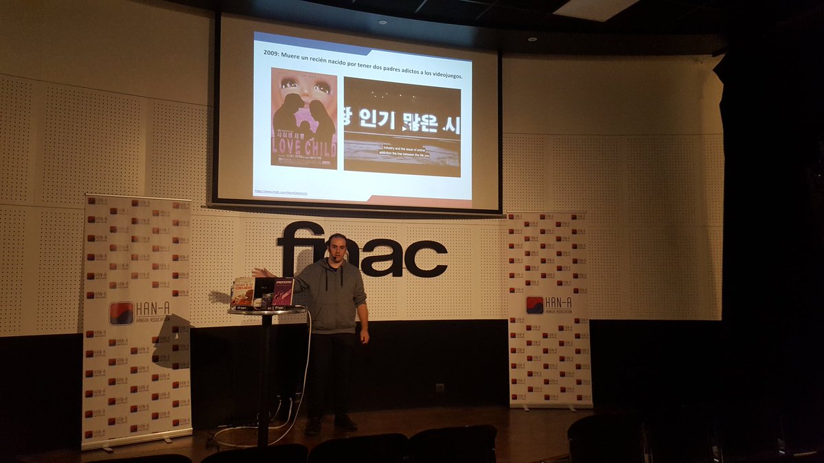 HanAssociationC's tweet photo. ¿Conocéis el #documental #LoveChild? Explica el caso más grave de adicción en #Corea 🇰🇷 Un recién nacido muere porque sus padres estaban jugando en un PC Bang 🤦🏻♀ #HanAFnac @Han_AOfficial https://t.co/S6cnajaftk