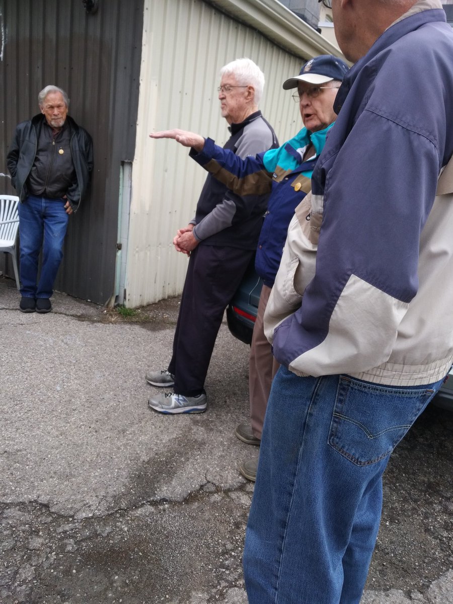 JanesWalkBrant's tweet photo. Great turn out for the @CAEagle historical walk. They walk attracted local historians and architecture experts that share stories about the political and historical importance of this great neighbourhood for @CityofBrantford #janeswalkbrant @janeswalk https://t.co/G13uYTg3GU