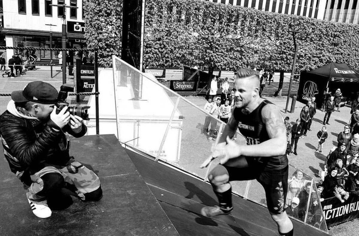 Wahlgren_80's tweet photo. Japp! Även jag fastnar tydligen på bild 😂🤪 #ocrfotograferna #actionrun #borås https://t.co/BhjBhyawnp