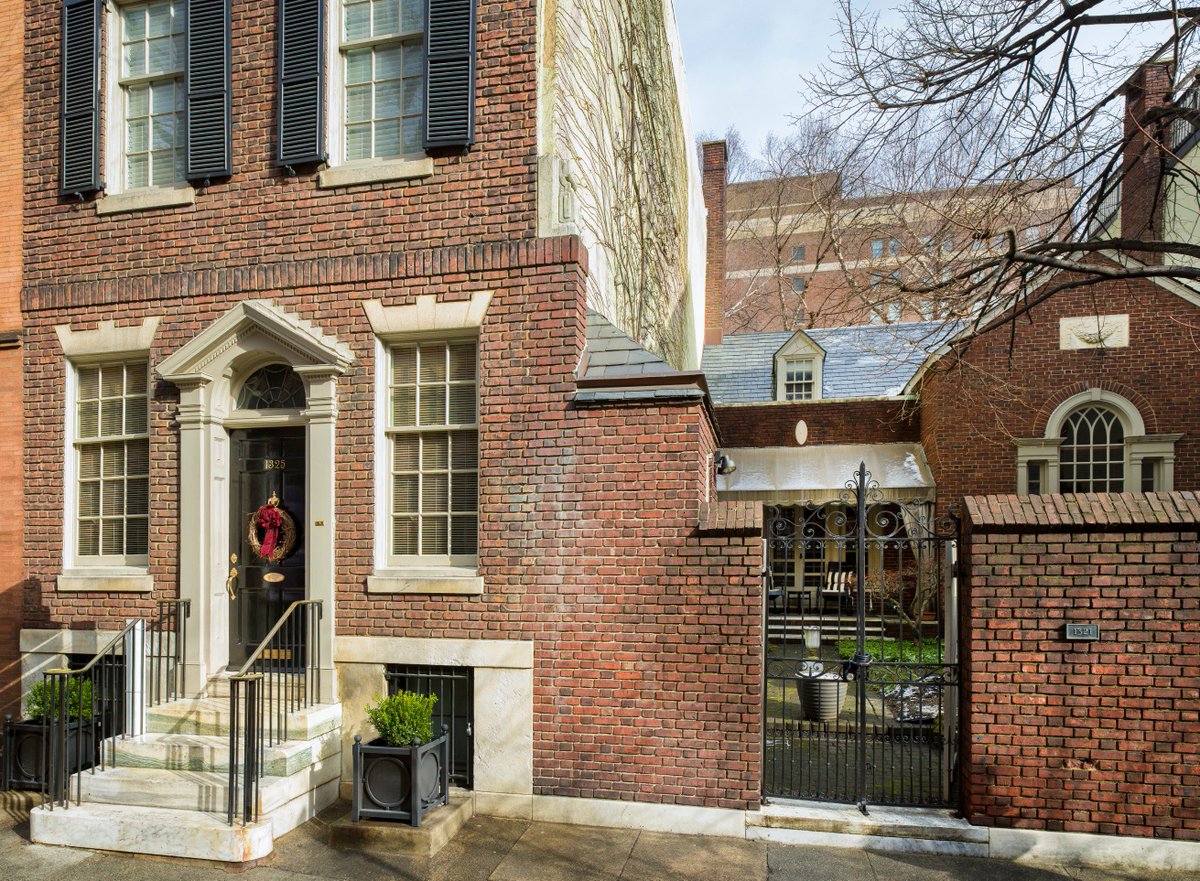laurierphillips's tweet photo. Imagine Living in this Gorgeous Triple Wide Townhouse for Sale Built around the 32’x28’ Private Courtyard/Garden. Located at 1321-25 Pine Street. $1,895,000 https://t.co/uOjTOVx6MO
#homeforsale #homebuyers #realestatelife #luxuryrealestate https://t.co/BHFzdNnFwa