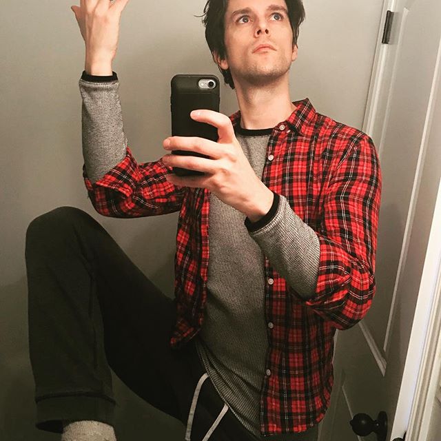 Hj esse bb aqui faz 39 aninhos<3
happy birthday dallon weekes 