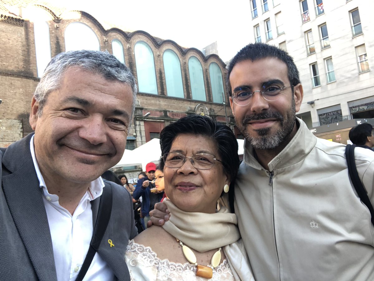 OriolAmoros's tweet photo. A la festa de la convivència de la Federació d’entitats Filipines #KALIPI
Un col·lectiu que demà homenatjarà el Pare Avelino, un gran barceloní que va ajudar centenars de persones en la seva arribada a Catalunya. https://t.co/QcZ3ntctg3