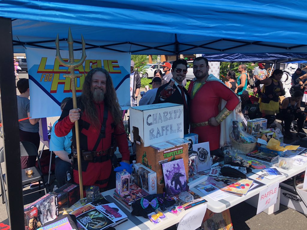 EmpiresComics's tweet photo. So much fun today! #FCBDFest19 #sacramento https://t.co/Qoaf0pVo50