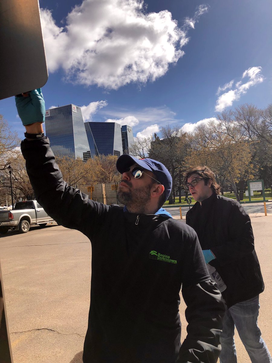 terri1amb's tweet photo. Great time today with @ReginaDowntown cleaning up our downtown with @Stantec Regina volunteering and being a proud sponsor!! #stantectogether #StantecRegina We were cleaning up the graffiti! Srub scrub!! https://t.co/2lWdZ7ZKOP
