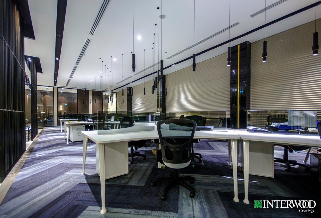 interwoodmobel's tweet image. Take an inside look at the Emaar Sales Centre, where #Interwood installed meeting tables, workstations, waiting area lounges, manager desks, and flooring, as part of a corporate project designed by #NajmiBilgrami Collaborative. 
 #InterwoodProjects #NewProjects #Architecture