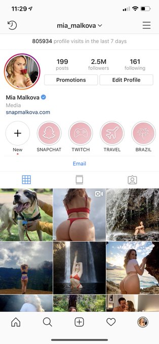 Watch Mia Malkova's leaked NSFW photo on TwXstars