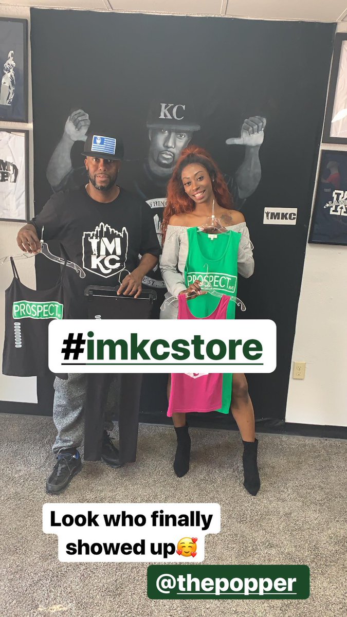 TailorMade_KC's tweet photo. #imkcstore with @thepopperkc #18thandvine I was grabbing the #prospectave dress but look what he threw my way #kcreppin #leggings #tank #tee #opennow #yehereme 😋 https://t.co/oeS2BtlR2R