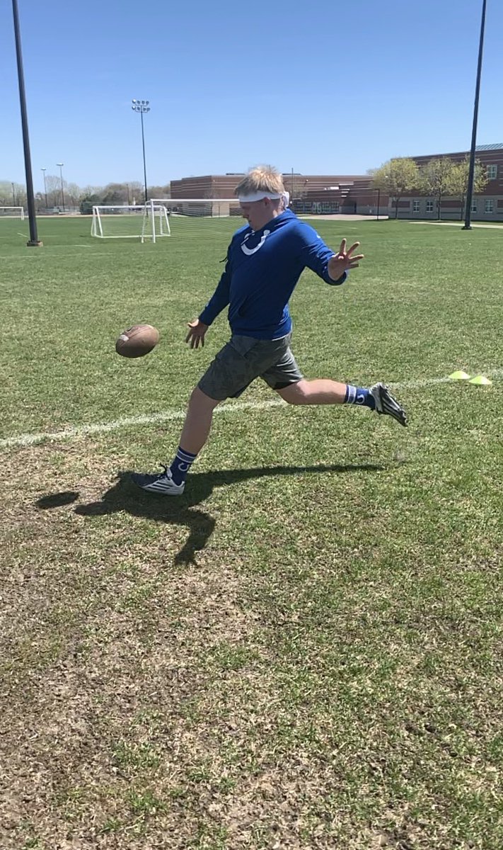 SpecialTeamsFB's tweet image. Hey @PatMcAfeeShow- The only die hard @colts fan punter in Minnesota. 👟💣

@cole_milz is going to take off work to come to your show. 🎙#ForTheBrand