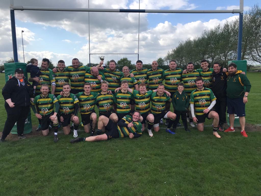 Mellish_RFC's tweet photo. A great end to the season for the Mellish 1st XV. A win in the Notts RFU Junior Cup Final 49-20 against @WorksopRUFC to add to a promotion &amp; the Midland Junior Plate win
#winnersaregrinners
#mellishrfc
#nottsrfu #nldrfu #communityrugby https://t.co/lIw2aNpYah