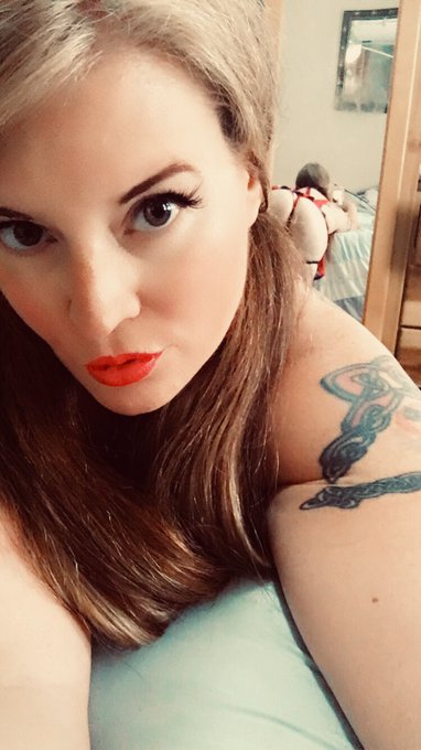 Cheeky cheerleader 😉 https://t.co/vISSCjbIiV<a href="/tag/newhair"class="tags"><span>#newhair</span></a>