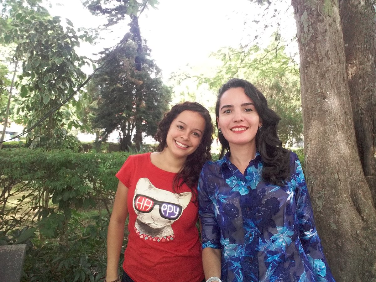 mamaohsend's tweet photo. Quando a gente encontra uma amiga que The Blacklist nos deu 💖💖 e que também é fã #Lizzington 😍😍😍 aaaahhhh
@alinehortela https://t.co/AjzC5fajeC