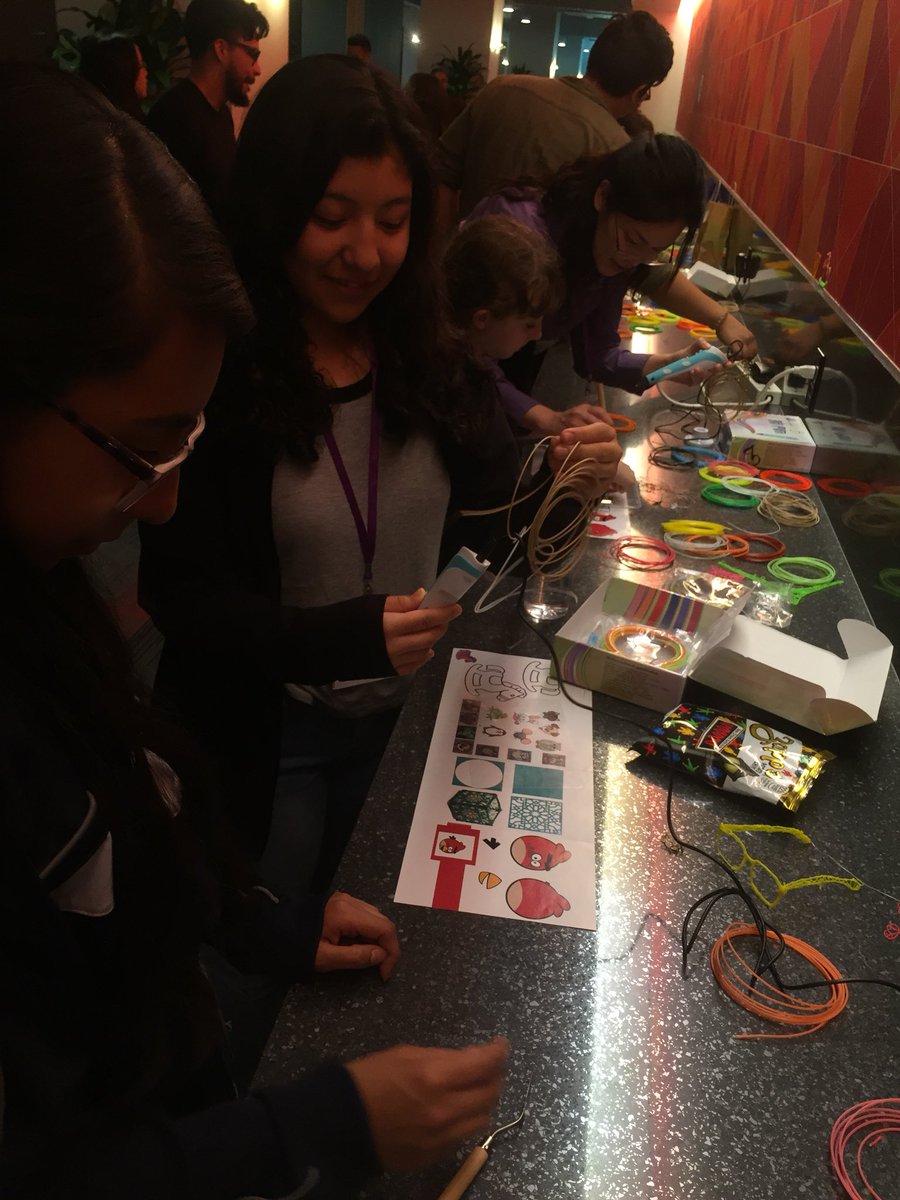 Latinitas's tweet photo. This afternoon our #FutureChica participants got to explore synth kits, 3D printing pens, and design puzzles! https://t.co/6LYKJd1ppt