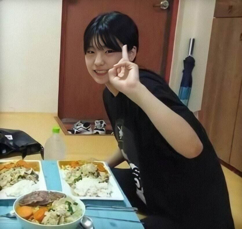 jyinto1's tweet photo. กินเก่งแต่เด็ก แต่ละรูป โอ้ยยย น้องเยจ -..-  
#yeji #itzy https://t.co/xIaGMEbipe
