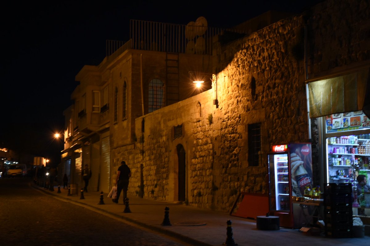 Dağ biraz daha benden deniz her zaman senden
Hiçbir dileğimiz yok şimdilik tarihten coğrafyadan...
#TurgutUyar 
📷 M.cesur