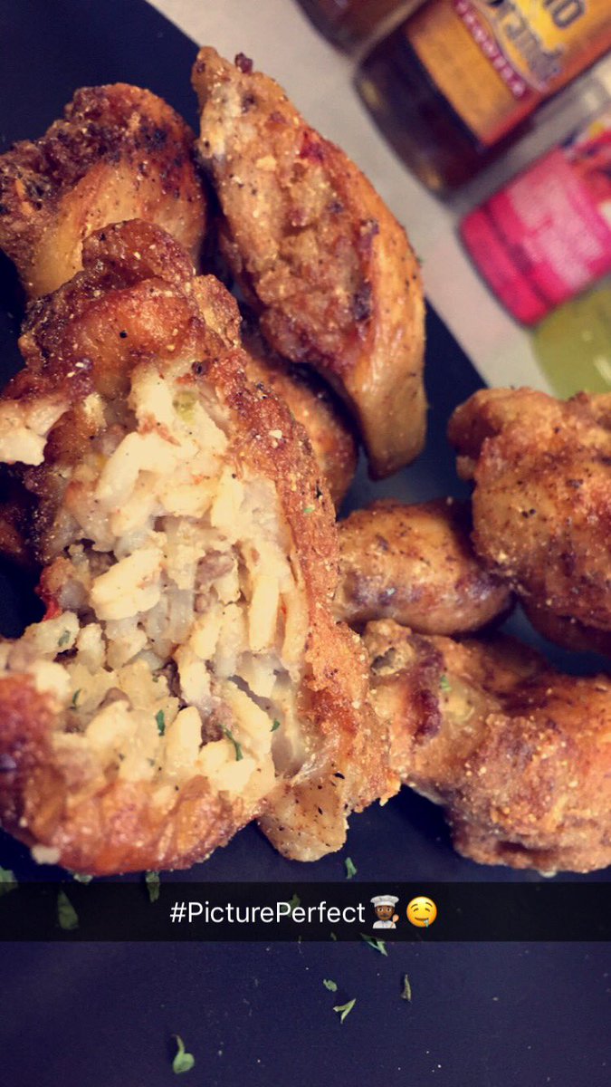 TrendSettaZae_'s tweet photo. 👨🏾‍🍳🤤 #DirtyRice #StuffedWings Gotta say it came out pretty perfect the first time... #FoodPorn https://t.co/GIwyT7DKyr