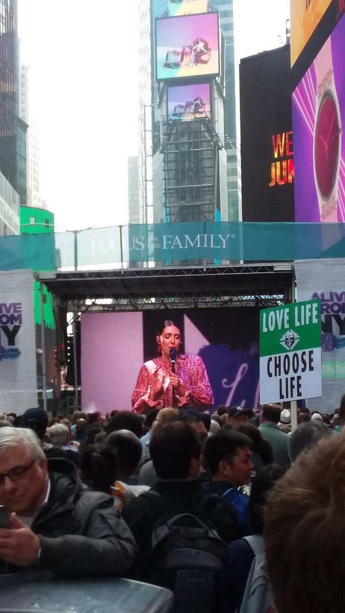 WorkingInUnity's tweet image. #AliveFromNewYork