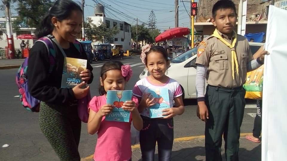PrRodriguezs's tweet photo. #PeruSiLee movió a muchos a ser parte de ésta campaña que beneficia a la población en obtener más conocimiento #CentenarioUPeU #ViviendoElCentenario https://t.co/mZRbMpQFy1
