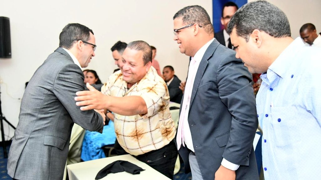 vuelveelgerente's tweet photo. El proyecto de Nación de @andresnavarrog continúa construyendo espacios de diálogos en todo el territorio nacional.

#DialogandoConNavarro
#NavarroVA https://t.co/ttJY1sHt4n