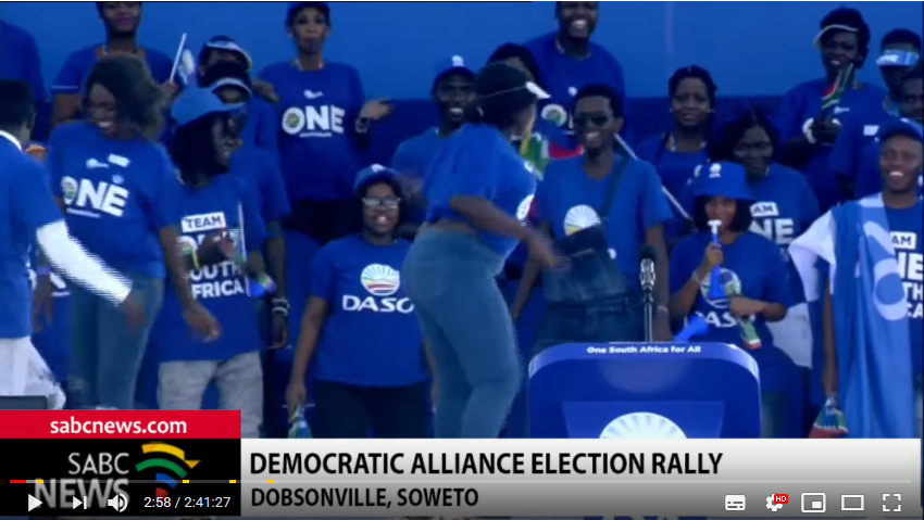 Obakeng Kamela a UJ student, DASO UJ activist &amp; a Sowetan Oh yes, just a Youtube pause. He is on stage with sunglasses😍 at the DA Phetogo Rally. UJ students says DA "can win Gauteng." Vote DA 2019. #Change DASO UJ. Give us a wink UJ. Your vote counts.