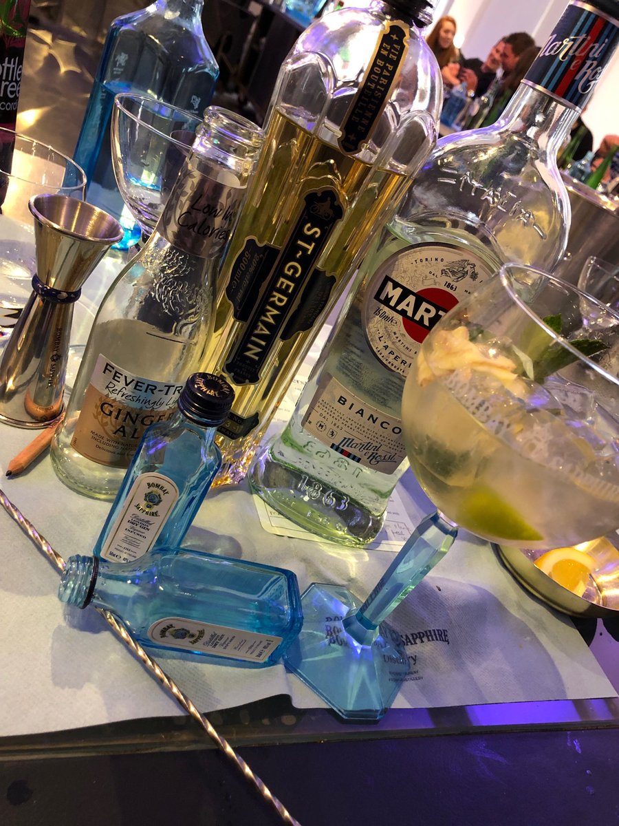 #bombaydistillery enjoying #masterclass with ⁦⁦<a href="/YourEventPhoto1/">YourEventPhotography</a>⁩ #Laverstokemill was nom!