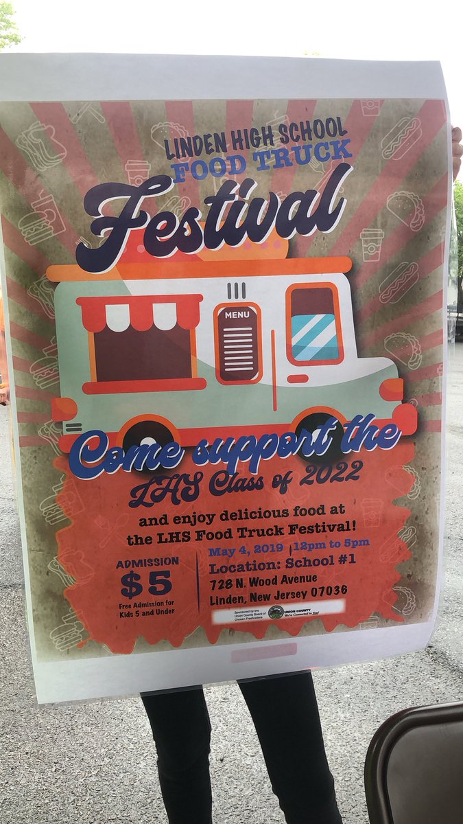 DVKushner's tweet photo. Fun at the LHS Food Truck Festival ! https://t.co/vwv9jqBEX7