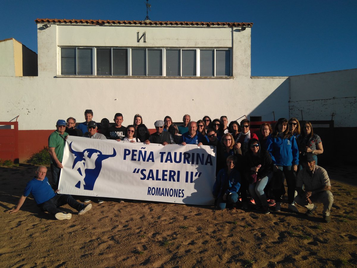 JuanLuisvisitas's tweet photo. Desde Romanones ( Guadalajara) nos ha visitado la asociación taurina "Saleri II" deseamos que la experiencia haya sido de vuestro agrado y muchas gracias por visitarnos, ¡¡¡ Hasta siempre amigos!!! https://t.co/FjE3Vz8xA4