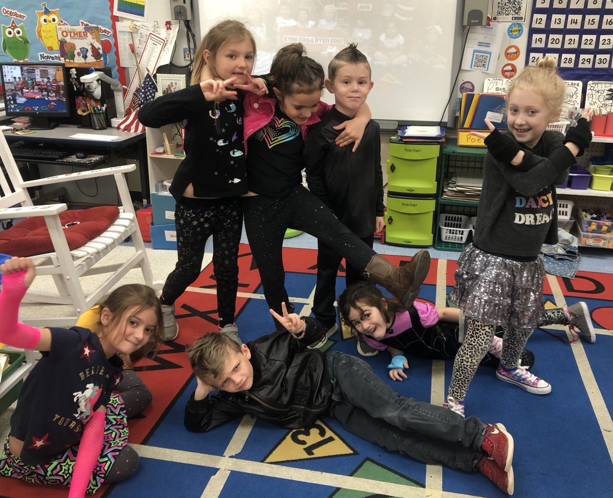 LNagyTisdale's tweet photo. ⚡️KINDERGARTEN ROCKS! ⚡️
Super “cool” Author Visit😊
#SoYouWannaBeARockStar
#ThisClassRocks
@TisdaleReads @yourbuffalo
#GoRamsNJ https://t.co/vJ4M0jlDP4