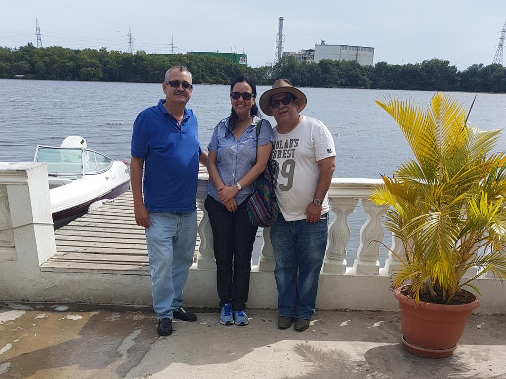 SandyLockward's tweet photo. Con el viejo Mendo(Dr Mendoza)
Del PLD  old times

 #dignidadgremial
#RioSoco
#SanPedro

@MercedesRSilver
@juanmlberroa https://t.co/Yv96gyjyQu