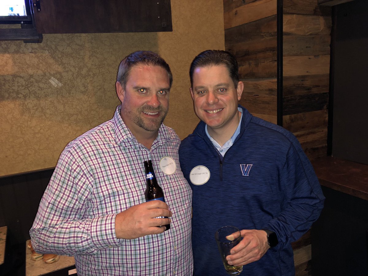 PenncharterOPC's tweet photo. 1994 having a great time at City Tap....brought along a few more friendly faces from ‘93 and ‘90 too. #OPCWeekend https://t.co/IEilaXTuyN