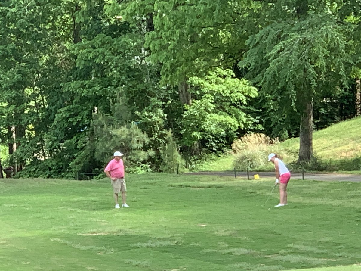 coachjjenkins's tweet photo. Great afternoon on the course playing golf with @evelynhunter02 &amp; her dad at Hanover Golf Club. Best wishes to Evelyn as she will compete in the upcoming Optimist International Junior Golf Tournament Qualifier. Very proud! #HHSGolf #HHSBlueDevilPride ⛳️ @HHSVAGOLF https://t.co/U8TGLeMVLz