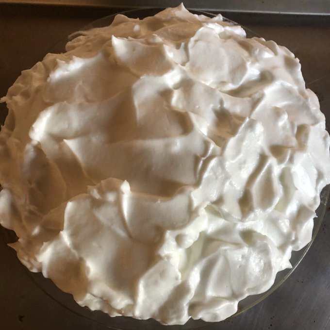 Made lemon meringue pie today with oatmeal crust 🥧🍋🍋🍋 https://t.co/jpYKV4WTtO<a href="/tag/togetic"class="tags"><span>#togetic</span></a>
