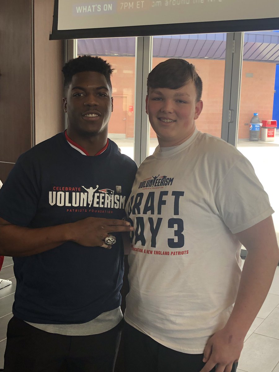 LllRickard's tweet photo. Thank you to the patriots nation for this day and hope all those kids have awesome birthdays. Also a nice to meet some former Patriots and a current New England Patriot.#Sweepstakes #PatriotsHuddlefor100 https://t.co/c4IRJg26Jt