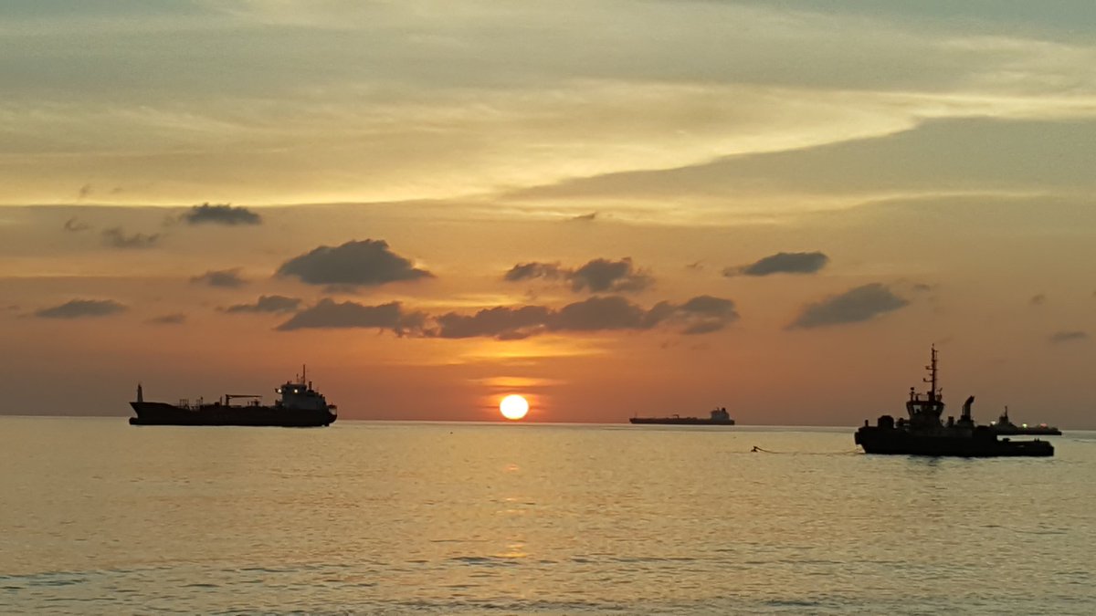 DCourtar's tweet photo. Our typical Golden sunset. #SintEustatius, #beautifulStatia, #TheGoldenRock https://t.co/YbKn6NMMeA