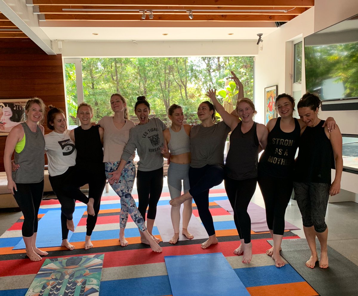 twitla's tweet photo. It started with the private yoga and homemade açaí bowls... then next thing I realized I was asking people if they took the 405 or the 101. 🙏 #LivingLikeALocal #LA #Acclimating https://t.co/V7TTHdwZqi
