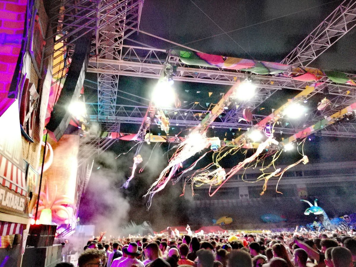 AudRocioJurado's tweet photo. Planazo de noche en #AuditorioRocioJurado con #elrow #singermorning, súper #festival en #Sevilla.
¡A disfrutar!
#Sevillahoy #elrowsevilla #FelizFinde https://t.co/C0RC3rKUO1