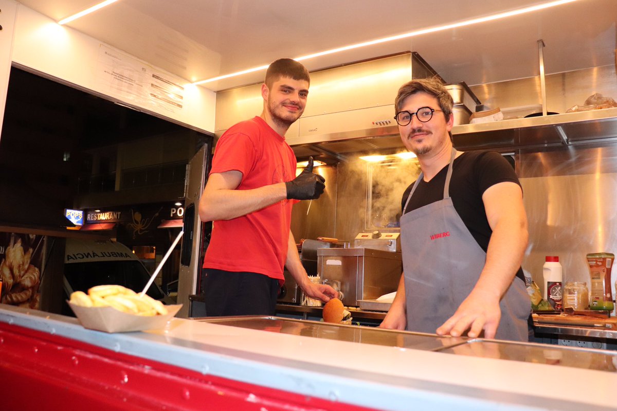 Birrasana's tweet photo. 🌯🍕No volem ningú amb gana o set! 
👉🏻Instruccions:
1️⃣Compra tokens 
2️⃣Prova la cervesa artesana que més et cridi l’atenció
3️⃣Tasta qualsevol del menjar de les foodtracks per acompanyar la teva 🍺
4️⃣Passa-ho bé!!
#Birrasana #festival #cervesa #artesana #beer #cervesaartesana https://t.co/GK8UxAv3ZR