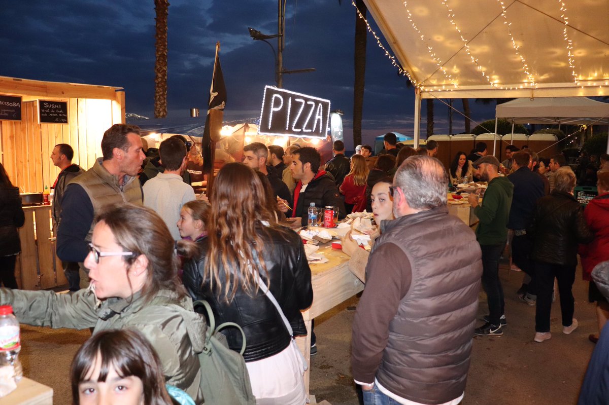 🌯🍕No volem ningú amb gana o set! 
👉🏻Instruccions:
1️⃣Compra tokens 
2️⃣Prova la cervesa artesana que més et cridi l’atenció
3️⃣Tasta qualsevol del menjar de les foodtracks per acompanyar la teva 🍺
4️⃣Passa-ho bé!!
#Birrasana #festival #cervesa #artesana #beer #cervesaartesana