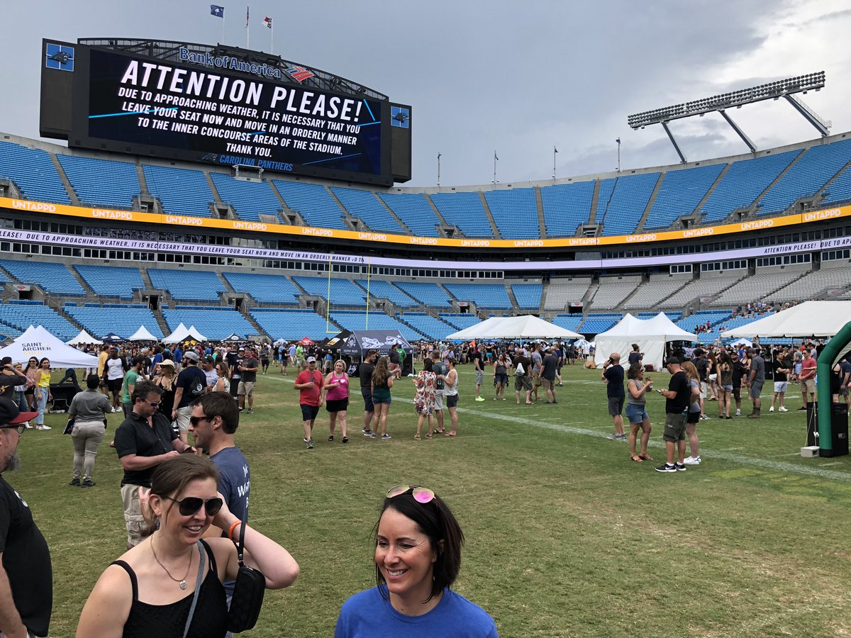 ElliottAntal's tweet photo. You thought #FyreFestival was a fail? You haven’t been to #UntappdBeerFestival . https://t.co/3Rki4eii4y