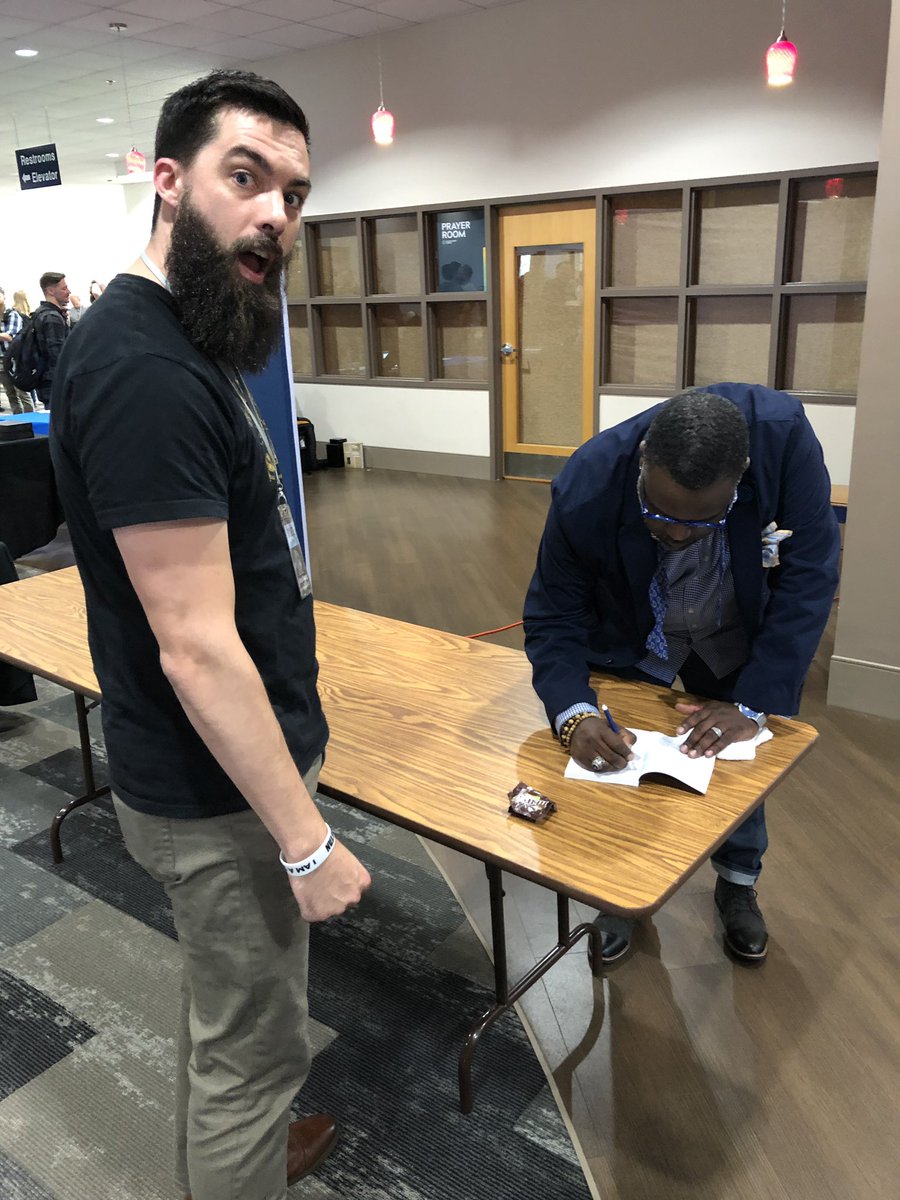 michaelkelley's tweet photo. Was convicted and sent out with joy by @pastordeelowg’s session on Biblical Theology and Worship. Like Jimmy says, “Dougie Logan is my jaaaaam!” Thank you Pastor Logan. #docanddevo19 https://t.co/EWbEHoKGr9
