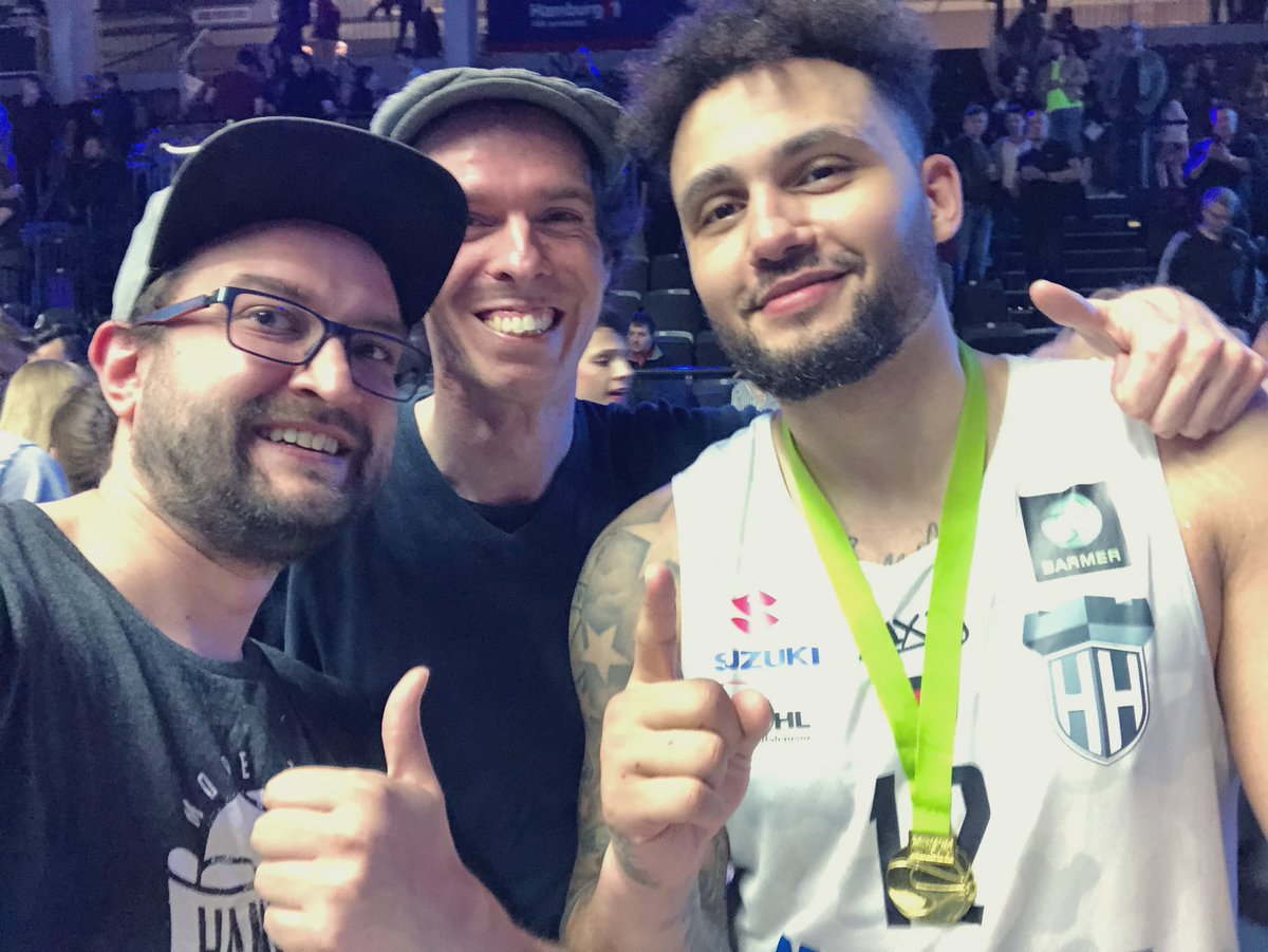 Weiß gar nicht, ob ich das schon mal gesagt habe... Aber:
MALIK!!!! 👏🏼👏🏼👏🏼 MÜLLER!!! 👏🏼👏🏼👏🏼
@M_Gidionski <a href="/MM_U1L/">Malik Müller</a>