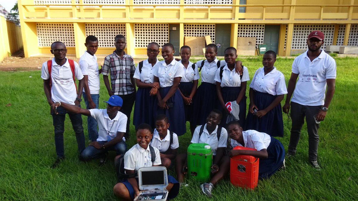 ubunteam's tweet image. Merci a tous ceux qui ont participé a la realisation de cette activité 👊👊👊  #LinuxPresentationDay #womenempowerment #womenintech #ubunteam