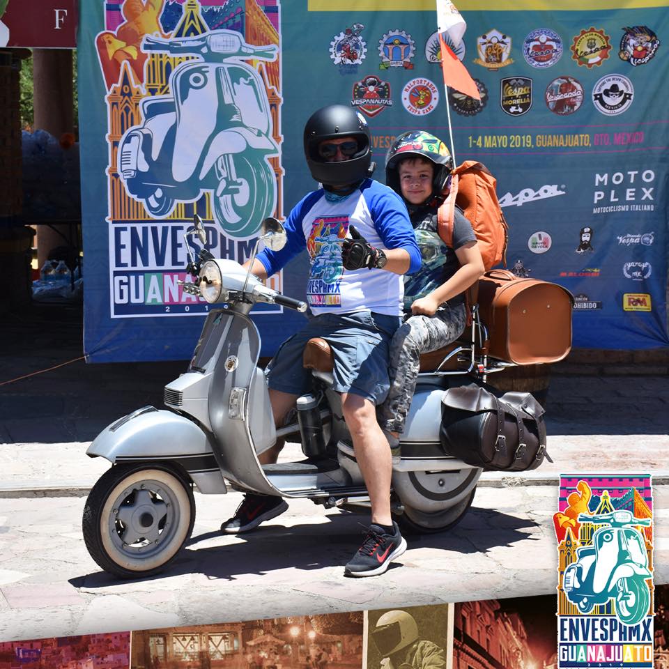 VespaMex's tweet photo. Así vivimos nuestro tercer día de #ENVESPAMX, concursos, diversión, premios y una gran cena disfrutando de la Estudiantina de Guanajuato. 🛵❤️
#soyVespa #Vespa @VespaClubMexico https://t.co/CJ7g2QdajD
