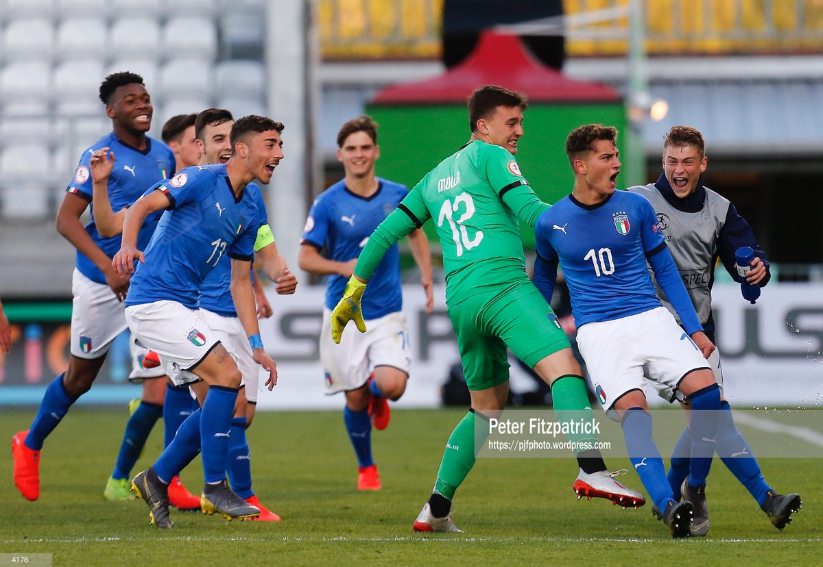 petereoin's tweet photo. 4th May 2019, Tallaght Stadium, Dublin, Ireland; UEFA Under 17 European Football Championships, Italy versus Germany; Sebastiano Esposito of Italy U17 celebrates scoring the go ahead goal in the 81st minute; #GERITL, #GERvITL, #U17EURO, #GERU17, #ITLU17 https://t.co/LBFiegXbQC