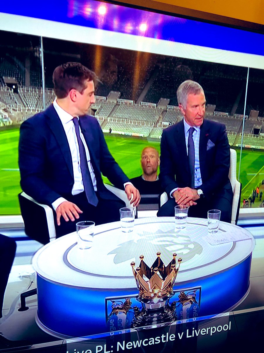 ElidonQ's tweet photo. Funny the way that @GNev2 check out the guy on the background 😂😂@SkySports https://t.co/hBVFNLCT12