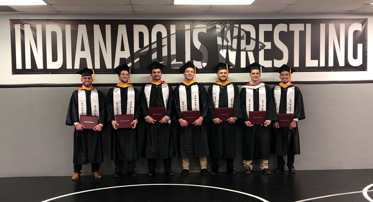 UIndyWrestling's tweet photo. Not every year you have 12 guys graduate. Thank you for your hard work &amp; dedication, we’re so proud of you! #UIndyGrad

@HLange4
@dfaulk055
@toastrstruble13
@tscott92995
@dj_smith125
@jd_waters
@drhurst19
@BrianVWags
@ItsRobbins21 
@DuaneDeerwester
@a_robles1995
@Brody_Conner https://t.co/eOrEg1zQFZ
