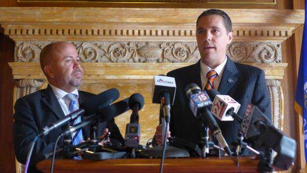 FVConservatives's tweet photo. Fox Valley Area - Sen Roth &amp; Rep Steineke will be with us this Monday evening 6:30 at the Machine Shed Restaurant in Appleton to discuss the current challenges facing conservatives under the leadership of the new Govenor. Join us &amp; get involved: https://t.co/0JP9oCUC0Y #Wisconsin https://t.co/5BGfc0k3Sk