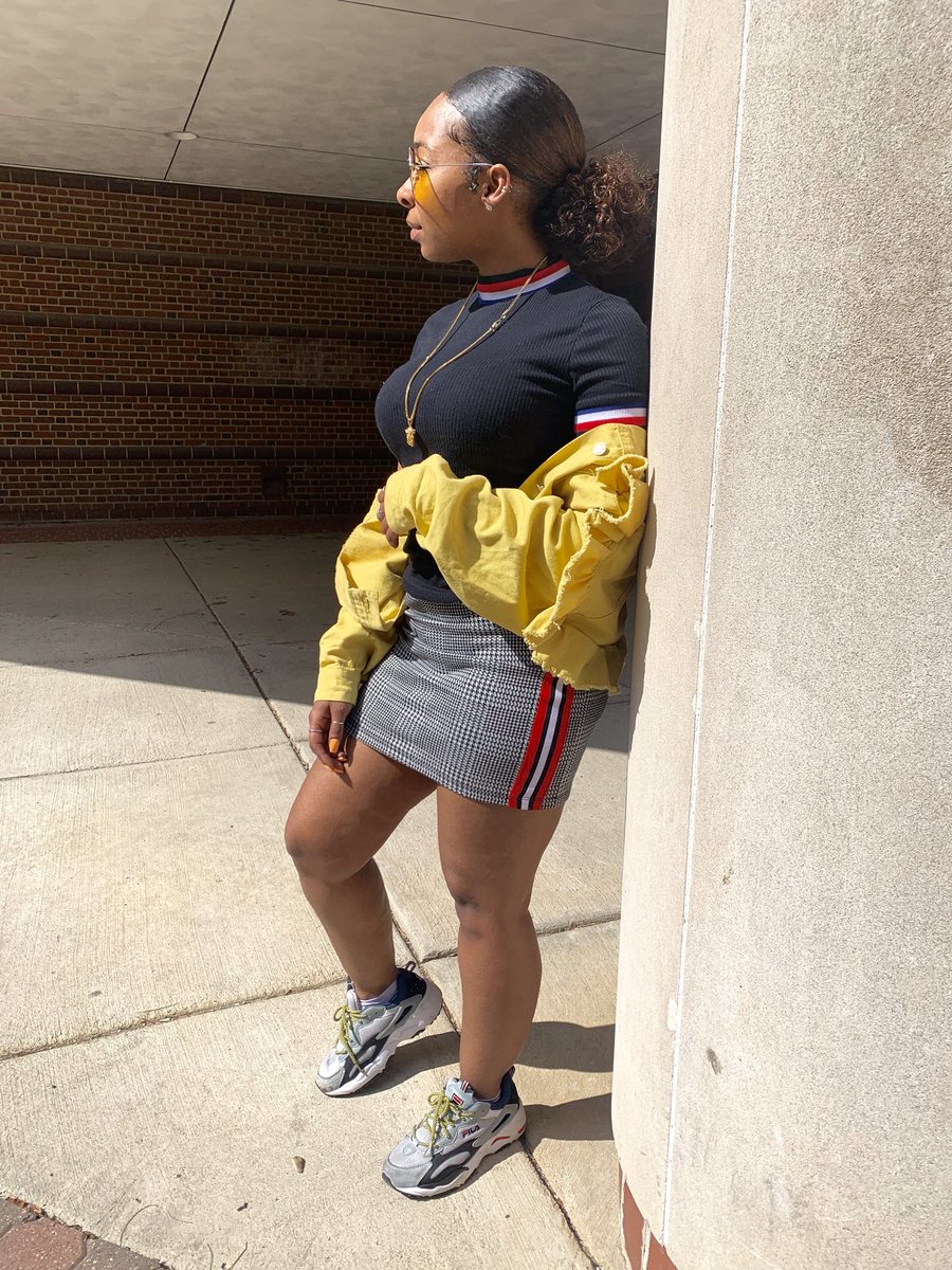 TaeBarconey's tweet photo. If we’re not headed to the top, where we going? #TaylorMadeStyle✨ https://t.co/QeHiZKo4mP