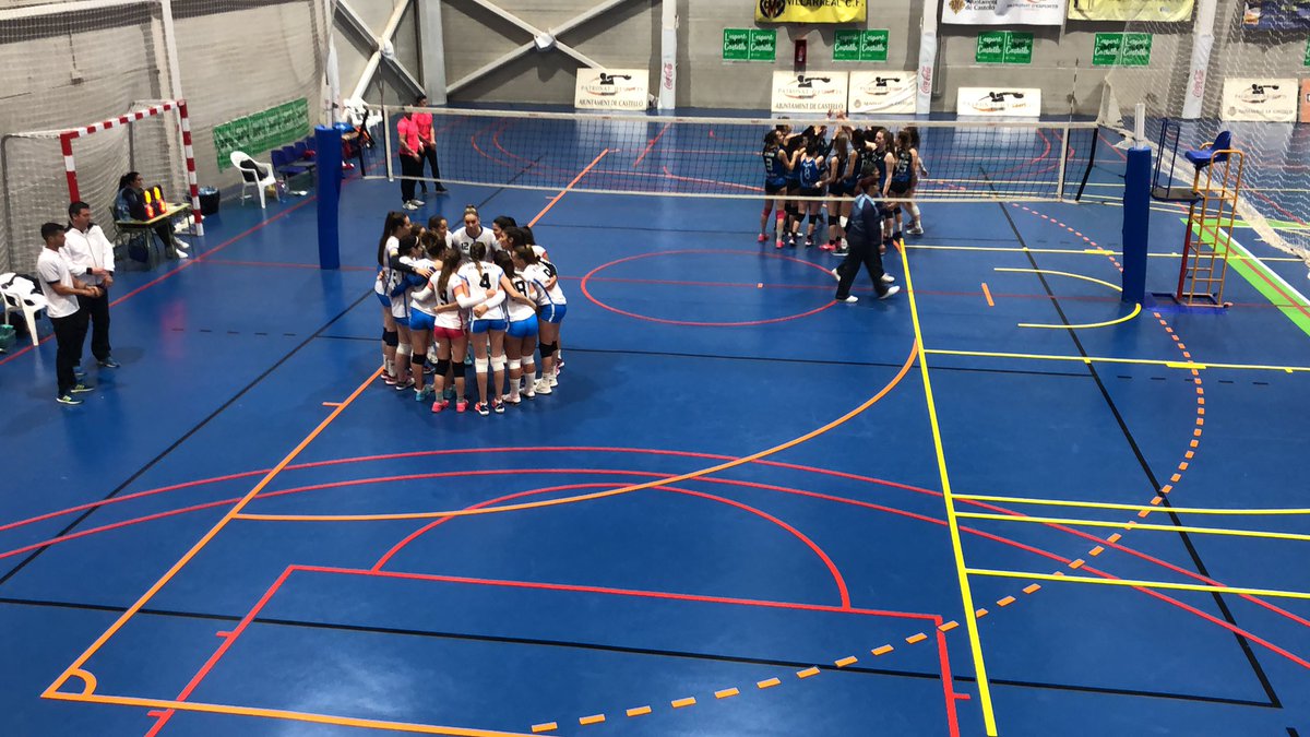 ikarlos_carlos's tweet photo. Nuestras chicas Juveniles @VoleibolLeganes ,ganan su último partido en #CEJF 2019, quedando en un 7º puesto. Muchas Gracias CHICAS. #ArribaLega #vamosLega https://t.co/nZrAe5XwjB