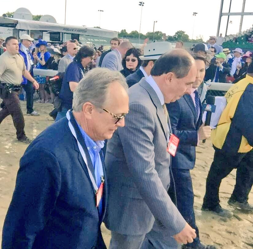 haraspaumar's tweet image. No tiene precio! Viendo el camino al paddock de @ChurchillDowns hoy para el #KyDerby imposible no recordar esa emocionante ruta que compartí con mi hermano @ASanoRacing en 2017 #Gunnevera