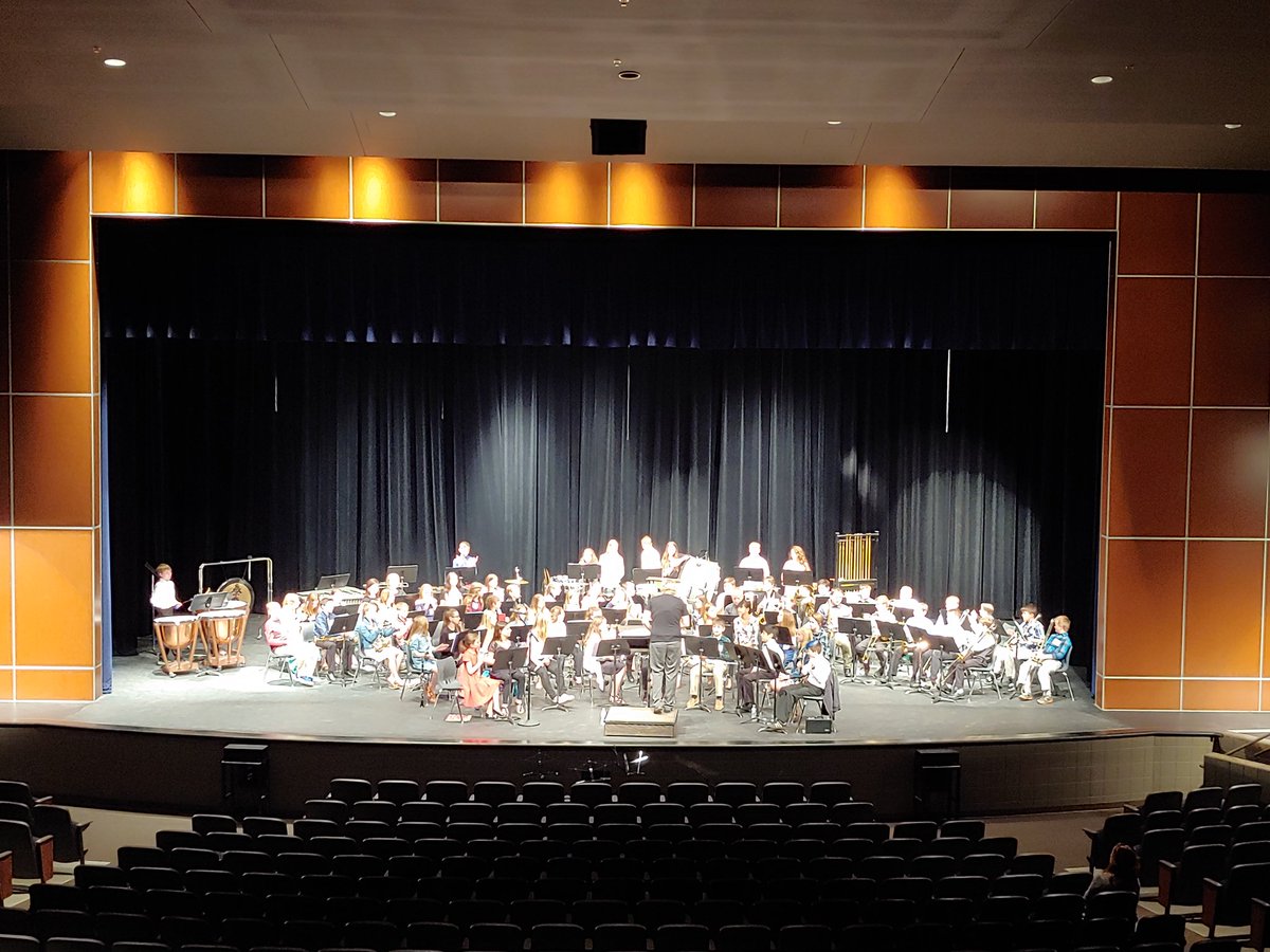 BrahamHSBand's tweet photo. Braham representation at #mbdatweets Beginning and 2nd year band festival today. #BrahamProud #saturdayband https://t.co/VUEusxsIT3